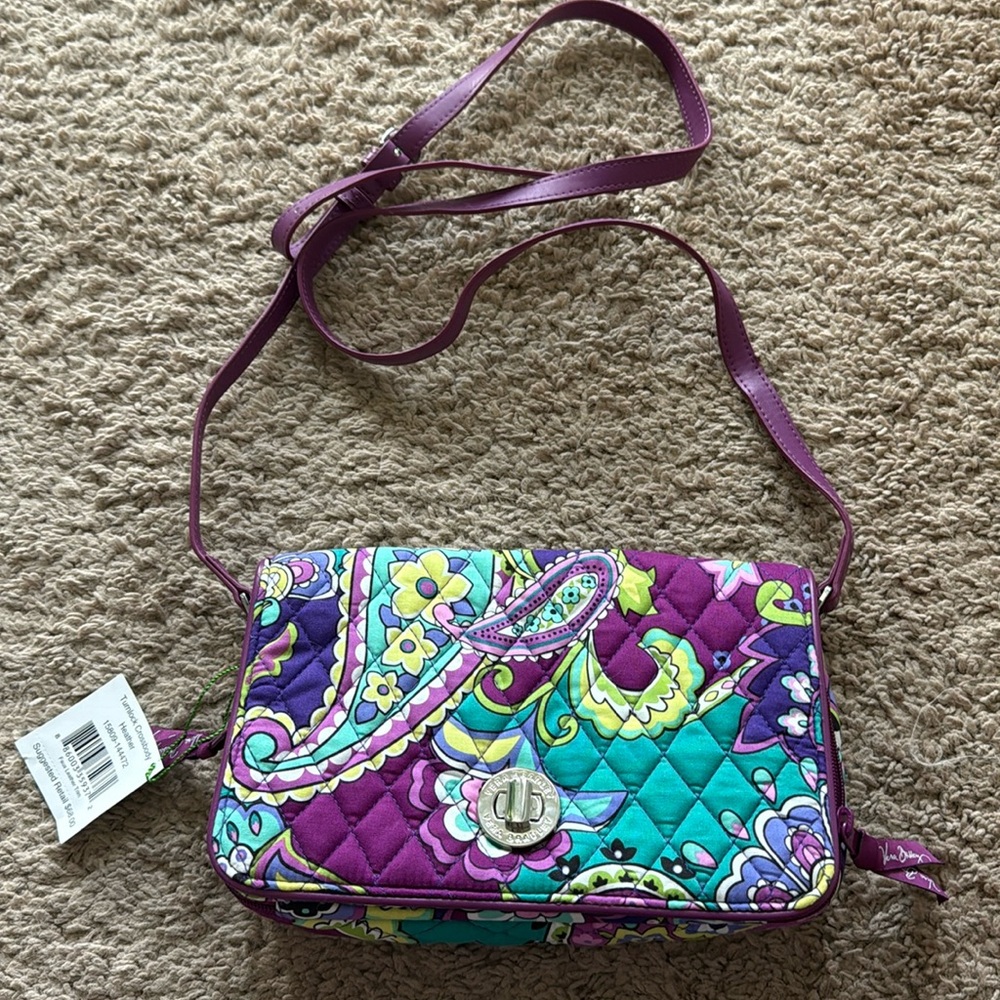 Turnlock crossbody